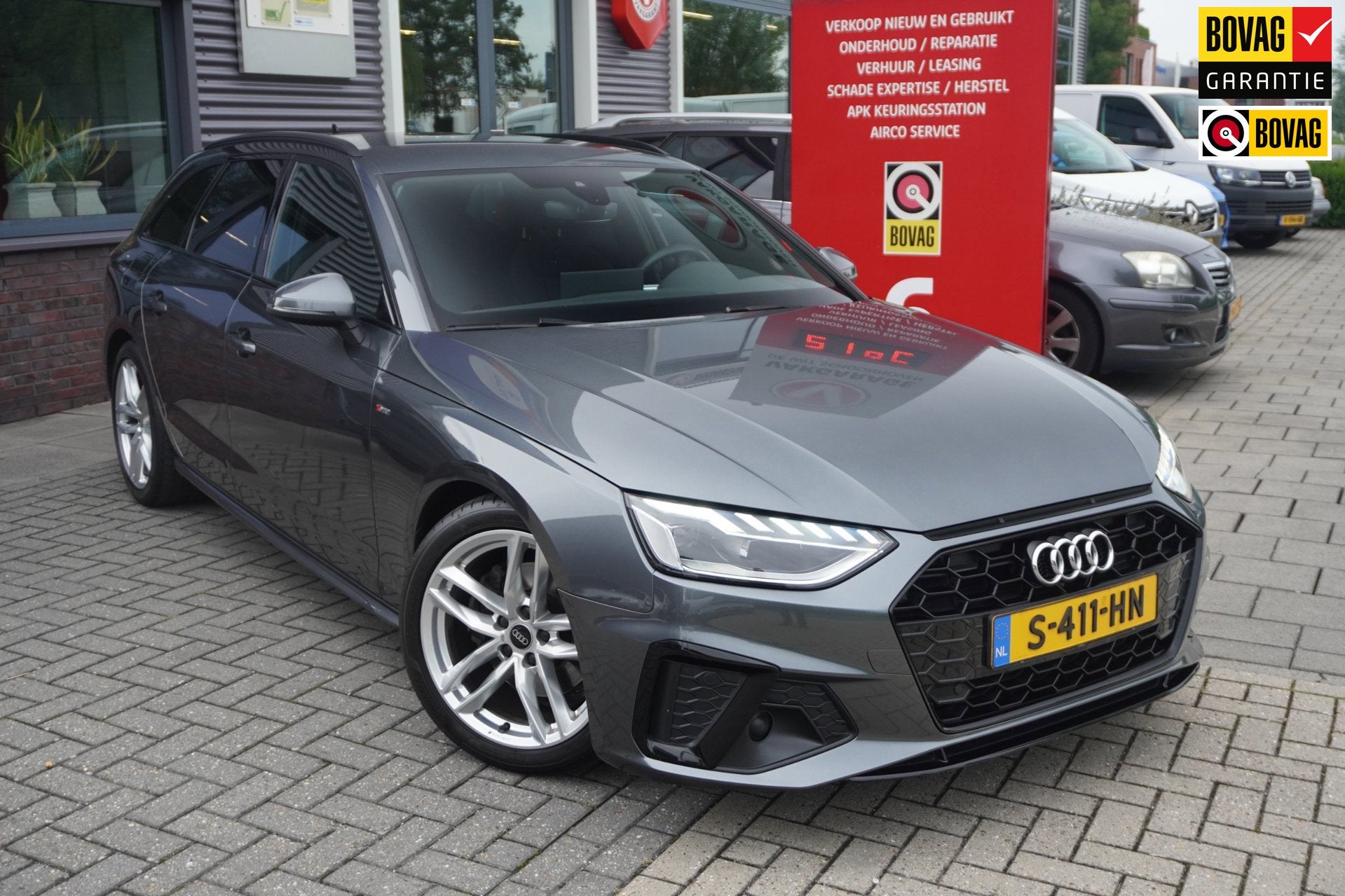 Audi A4 Avant 35 TFSI S edition Competition / Massage / Trek, Auto's, Audi, Stof, Gebruikt, Euro 6, 4 cilinders