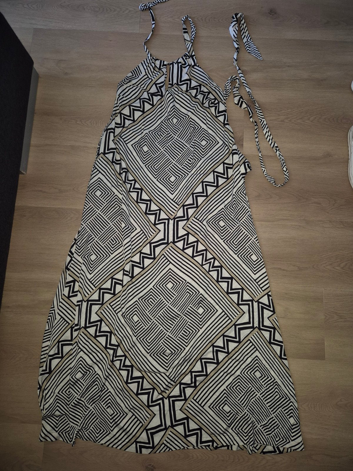 Eksept Satijnen Halter Jurk M/L, Maat 38/40 (M), Meerkleurig, Ophalen of Verzenden, Zo goed als nieuw