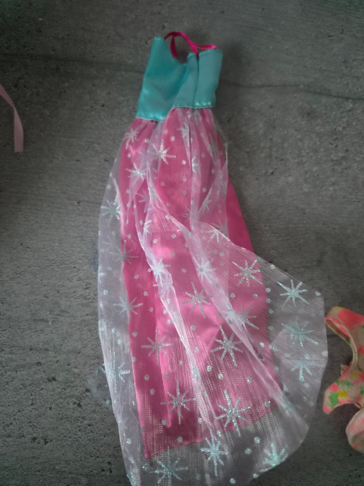 Barbie jurk roze met glitters, Ophalen of Verzenden, Gebruikt, Kleertjes