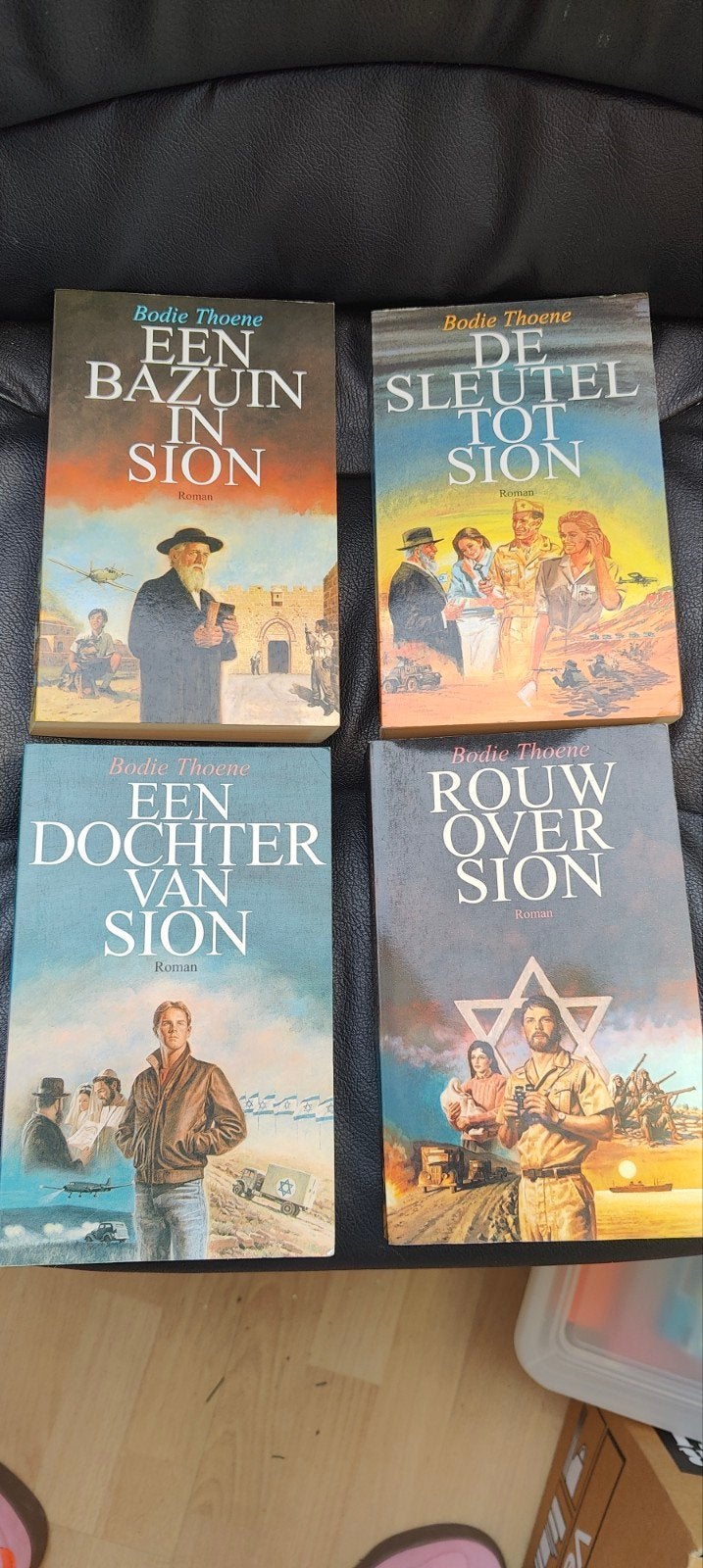 Bodie Thoene - Sion serie (4 boeken), Boeken, Romans, Ophalen of Verzenden, Gelezen, Bodie Thoene, Nederland