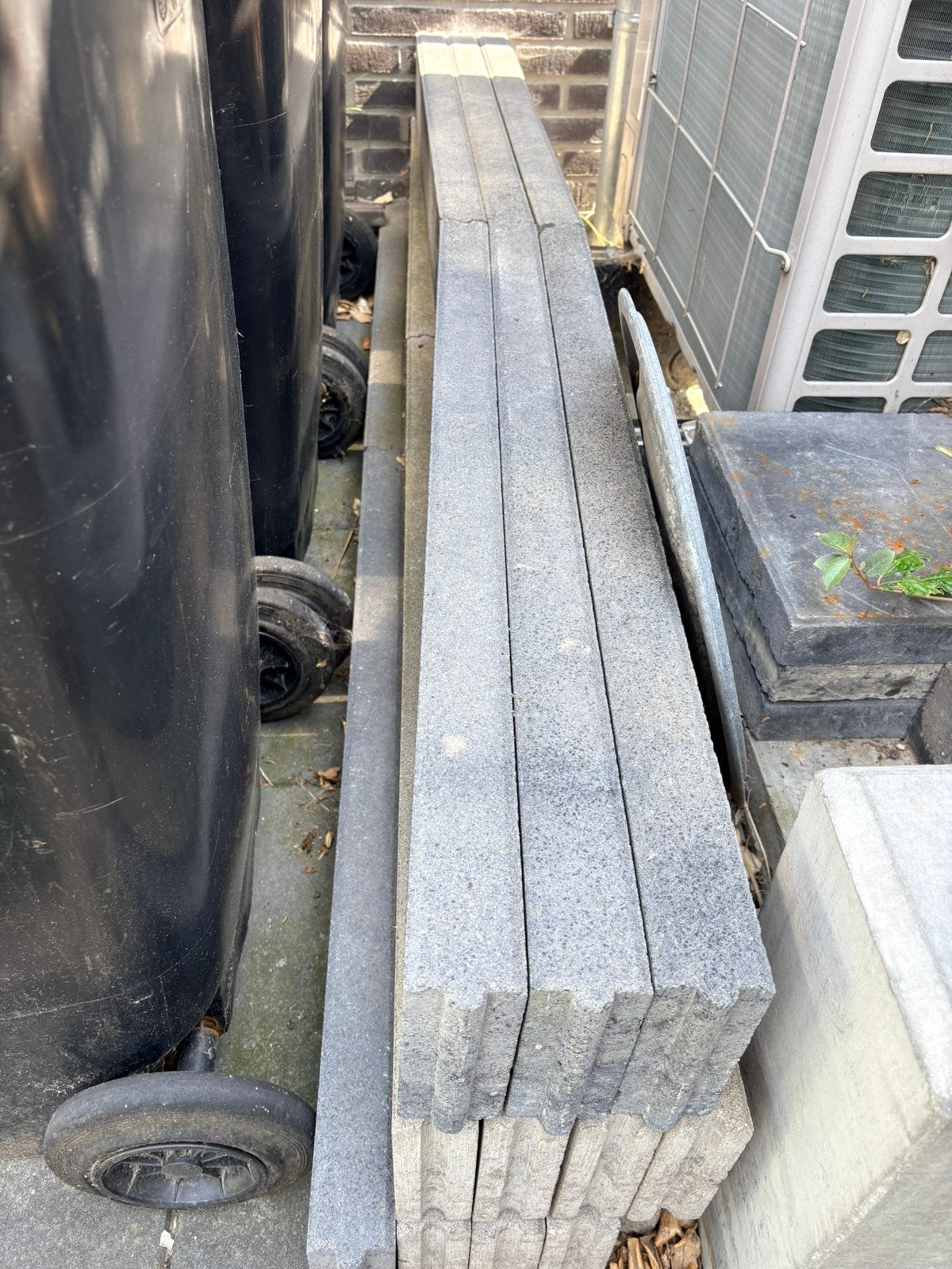 20 Opsluitbandjes 100x5x15, Tuin en Terras, Tegels en Klinkers, Ophalen, Gebruikt, Beton, Overige typen