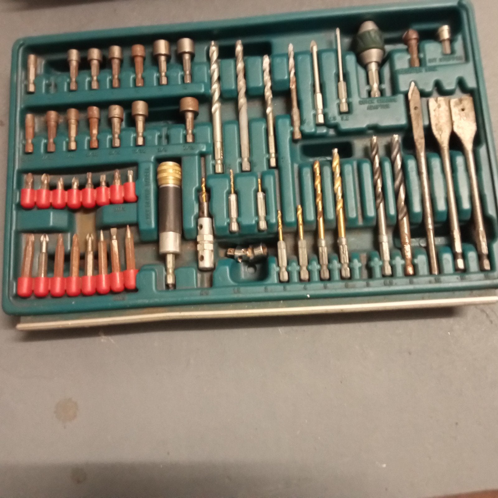 Makita schroefboormachine met alles wat erbij hoort., Ophalen