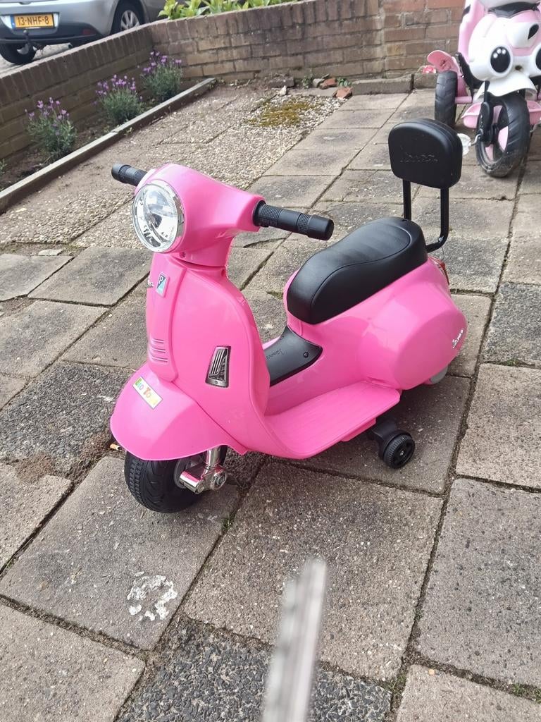 Vespa Roze, Ophalen, Zo goed als nieuw