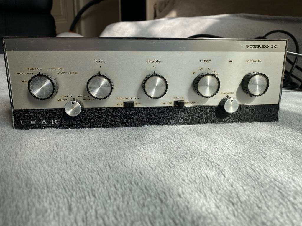 Leak 30 versterker, Audio, Tv en Foto, Versterkers en Receivers, Overige merken, Refurbished, Ophalen of Verzenden, Minder dan 60 watt
