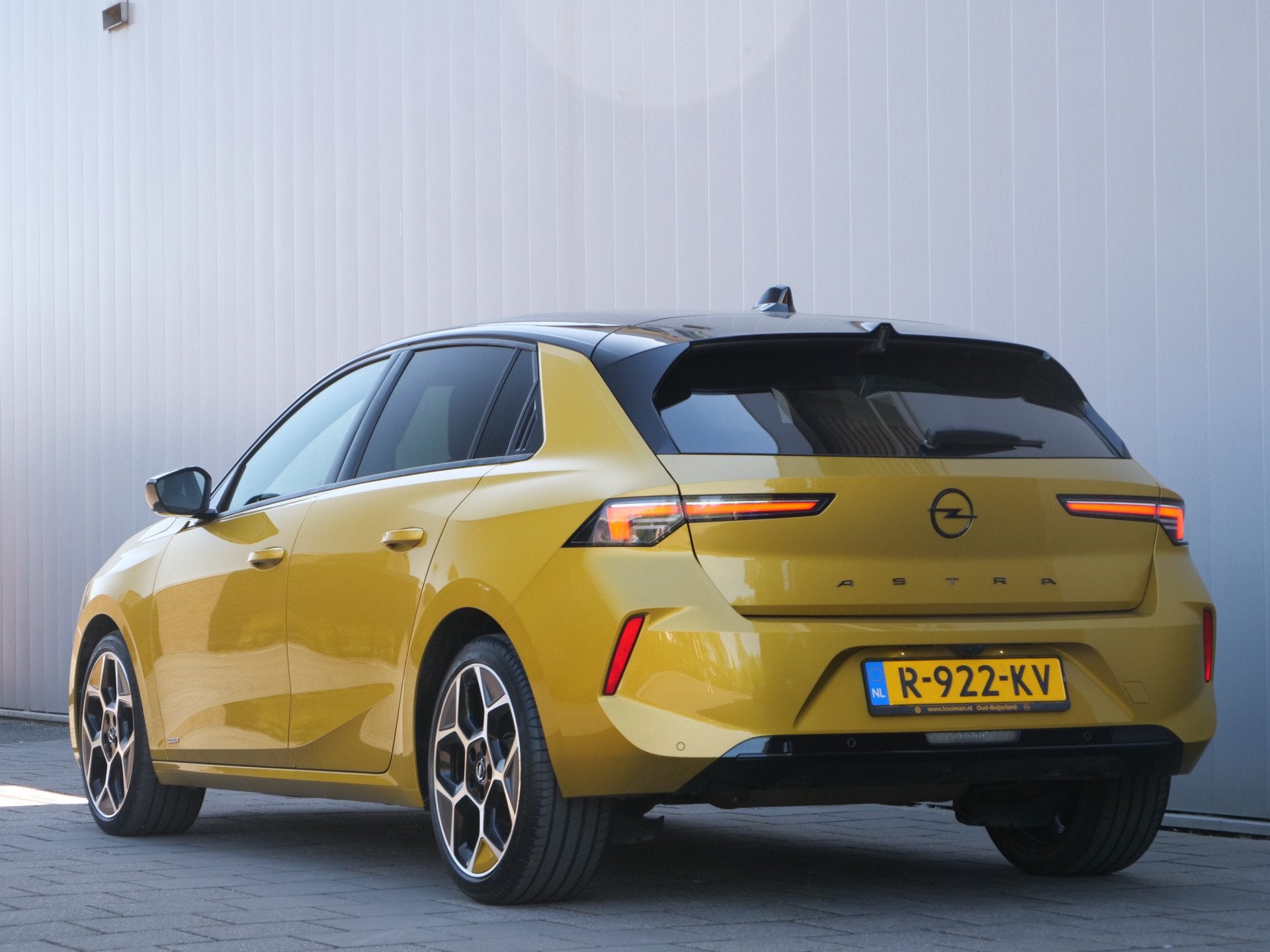 Opel Astra 1.2 Turbo Ultimate 130 Pk Automaat Navi / DAB / A, Gebruikt, 1199 cc, 3 cilinders, 131 pk