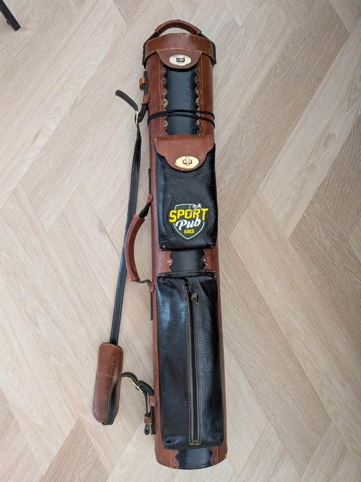 Poolbillard keu tas   3+7, Sport en Fitness, Biljarten en Poolen, Ophalen of Verzenden, Keu of Ballen