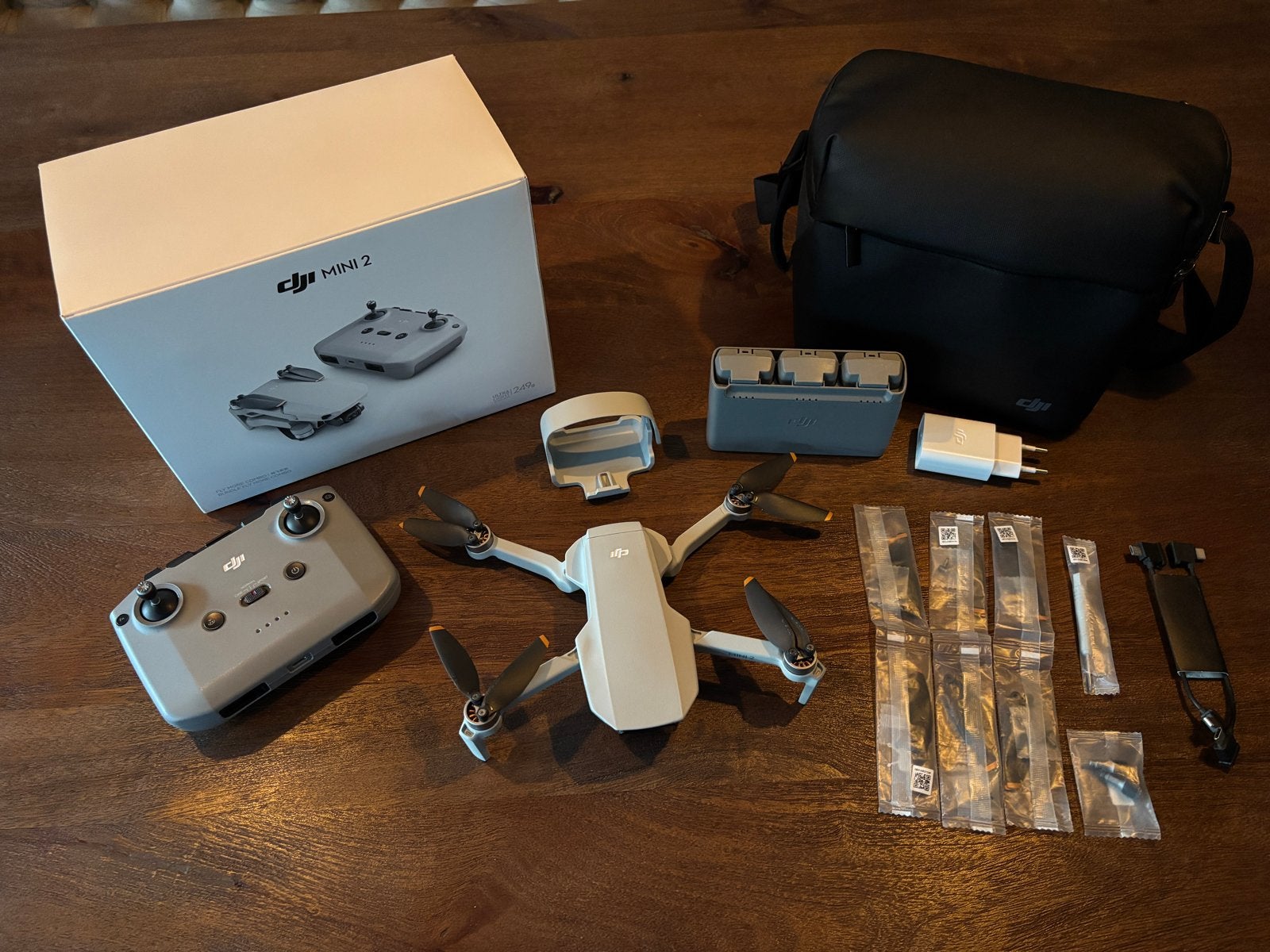 DJI Mini 2 Fly More Combo - Zo goed als nieuw, Ophalen, 30 tot 45 minuten, Cameradrone, Extra accu('s)