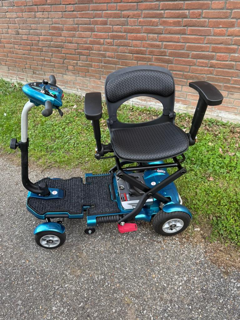 Mango Bobby Brio Opvouwbare Scootmobiel met Draaibare stoel, Ophalen, Inklapbaar, Zo goed als nieuw, Elektrische rolstoel
