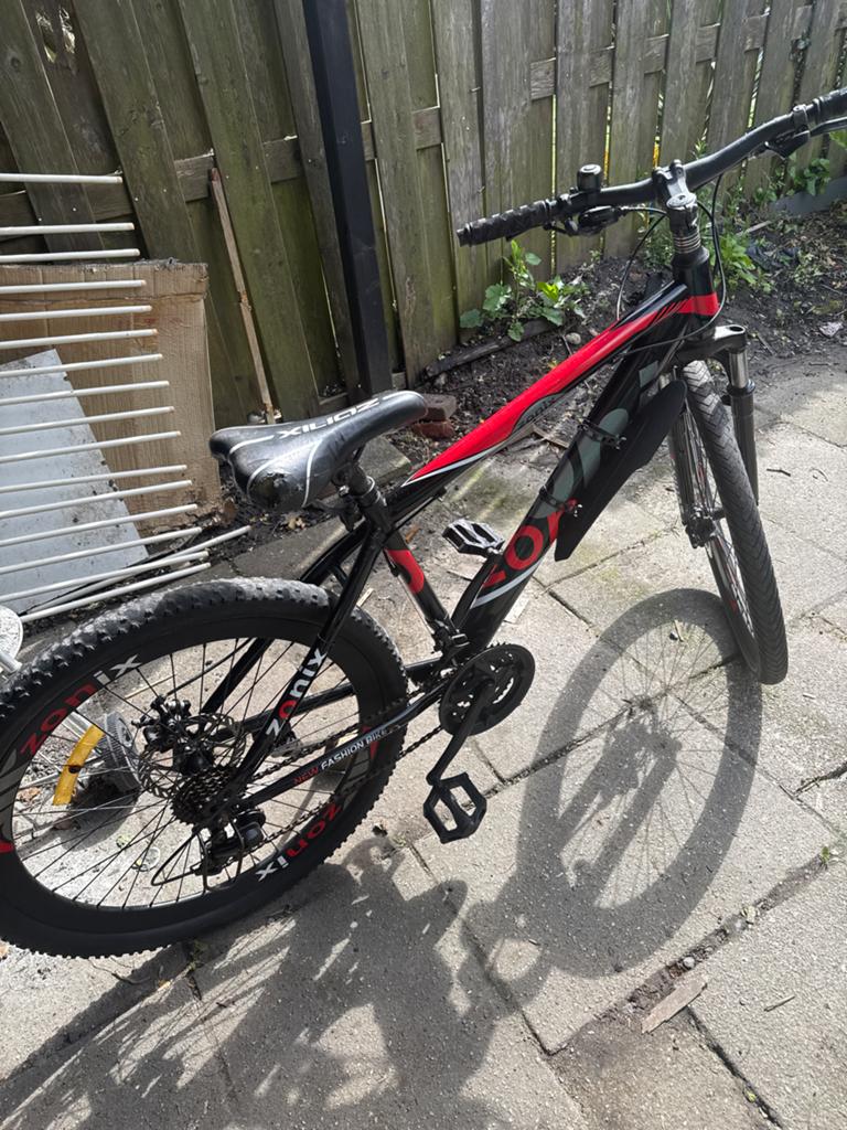 Zonix Mountainbike Zwart/Rood - Zo goed als nieuw, Fietsen en Brommers, Fietsen | Heren | Sportfietsen en Toerfietsen, 26 inch