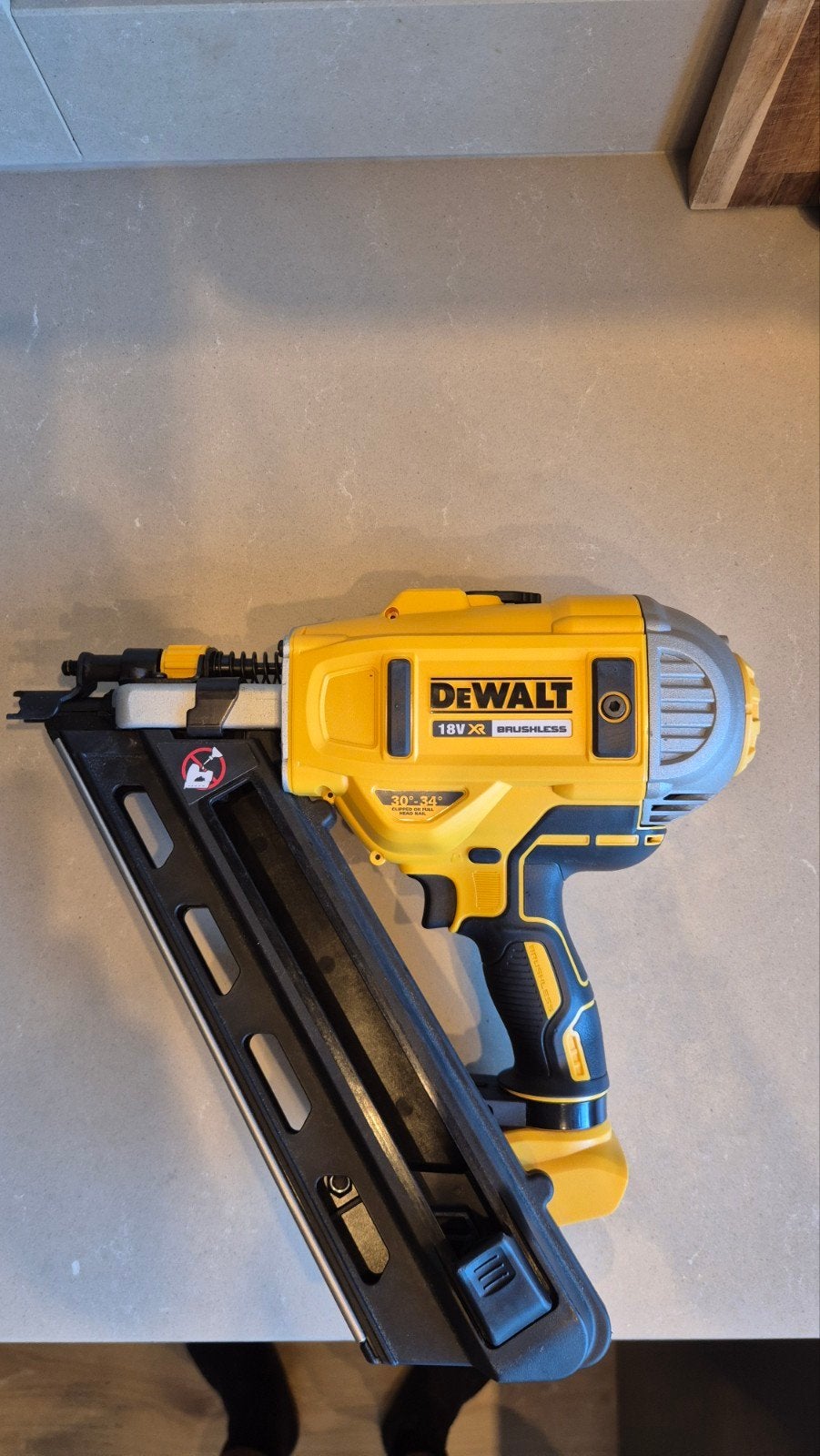 Dewalt dcn692 type 3 spijker pistool, Ophalen, Zo goed als nieuw