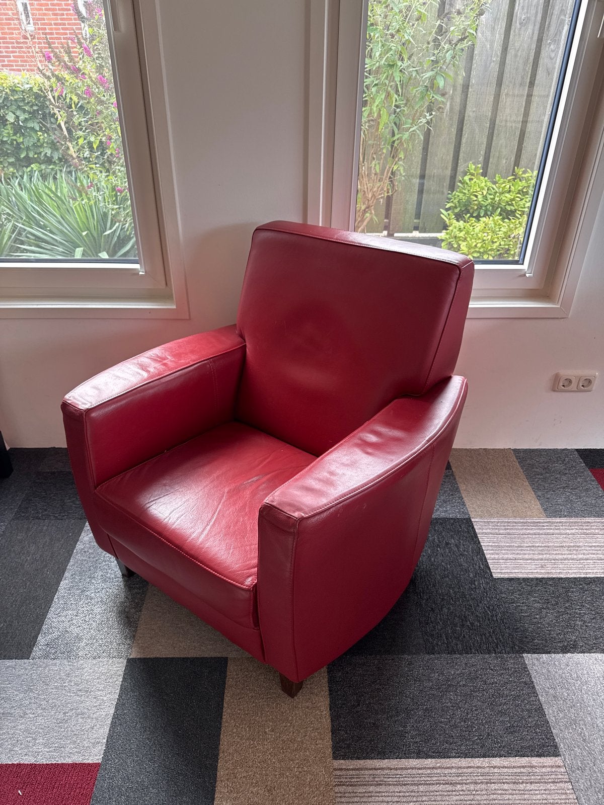 Rode fauteuil - Gratis af te halen, Ophalen, Gebruikt, Leer, 75 tot 100 cm