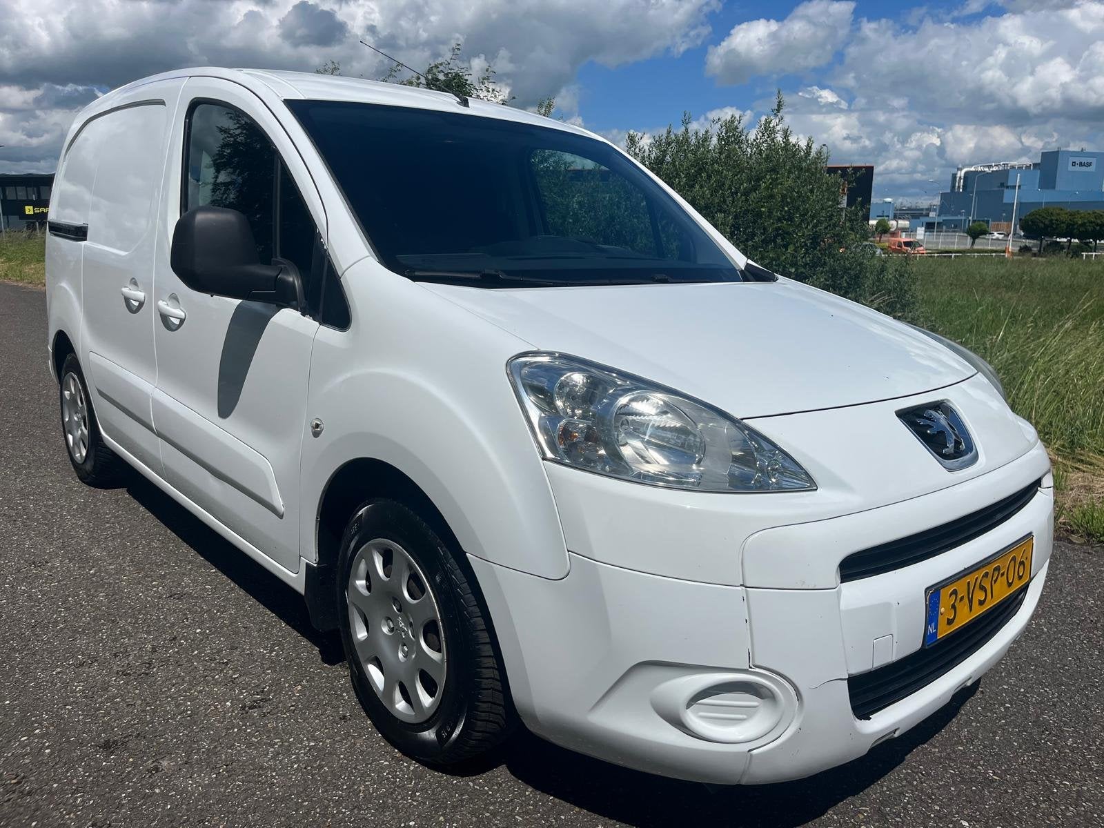 Peugeot Partner 120 1.6 e-HDI L1 | Automaat | Airco | Cruise, Euro 5, Elektrische ramen, Gebruikt, 4 cilinders