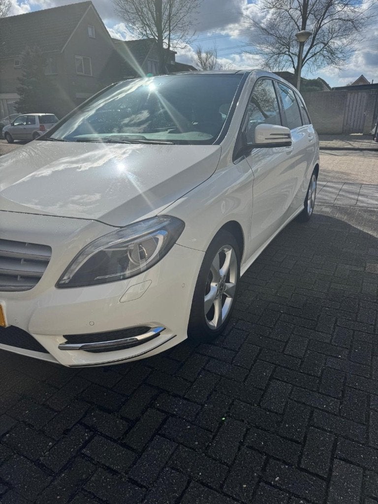 B-200, AUT, LEDER, Apple Carplay, trekh, open dak, navi, 1325 kg, Zwart, Wit, Particulier