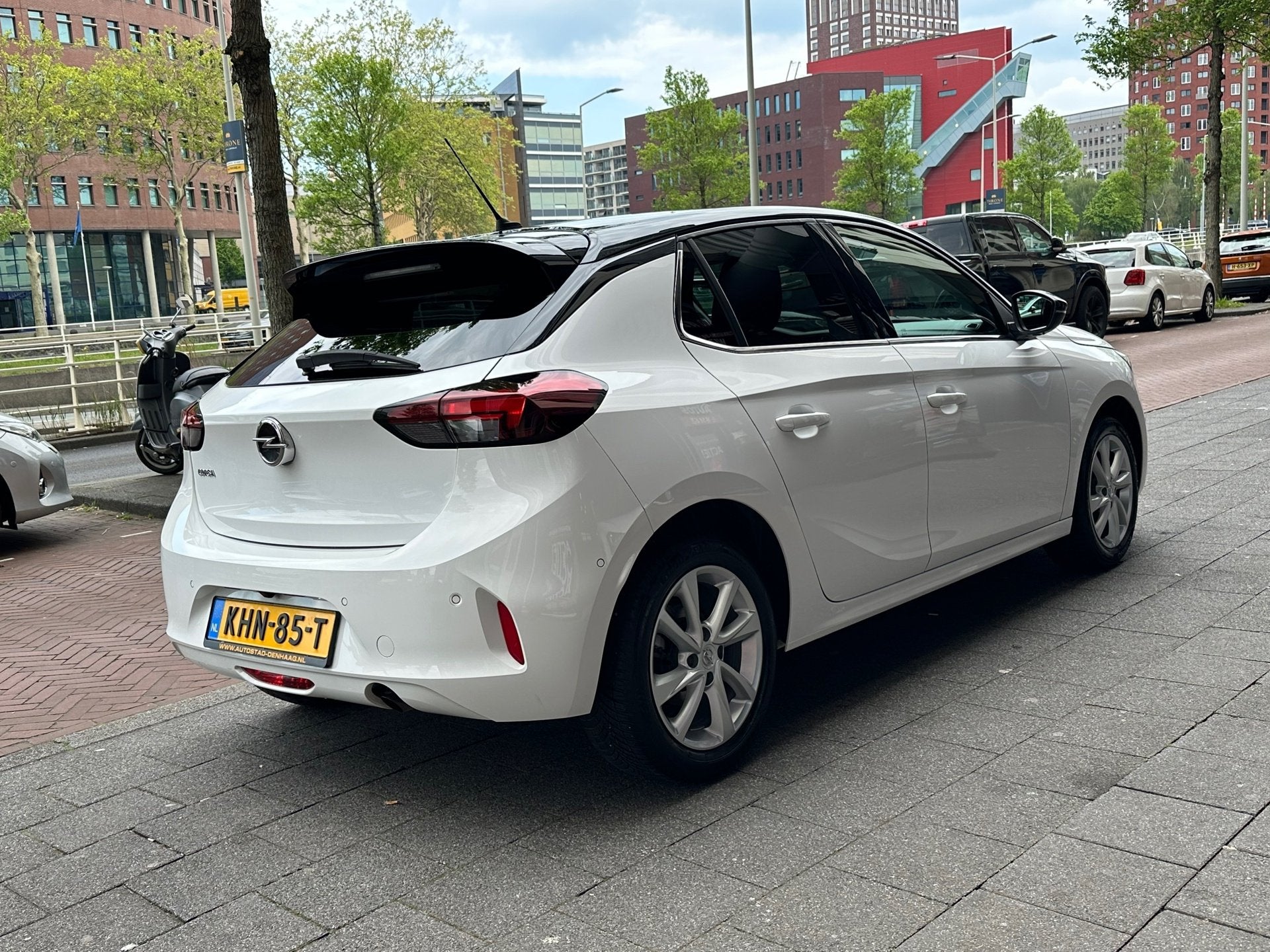 Opel Corsa 1.2 Ultimate Automaat Navi Camera Carplay Virtual, Gebruikt, Euro 6, Wit, 3 cilinders