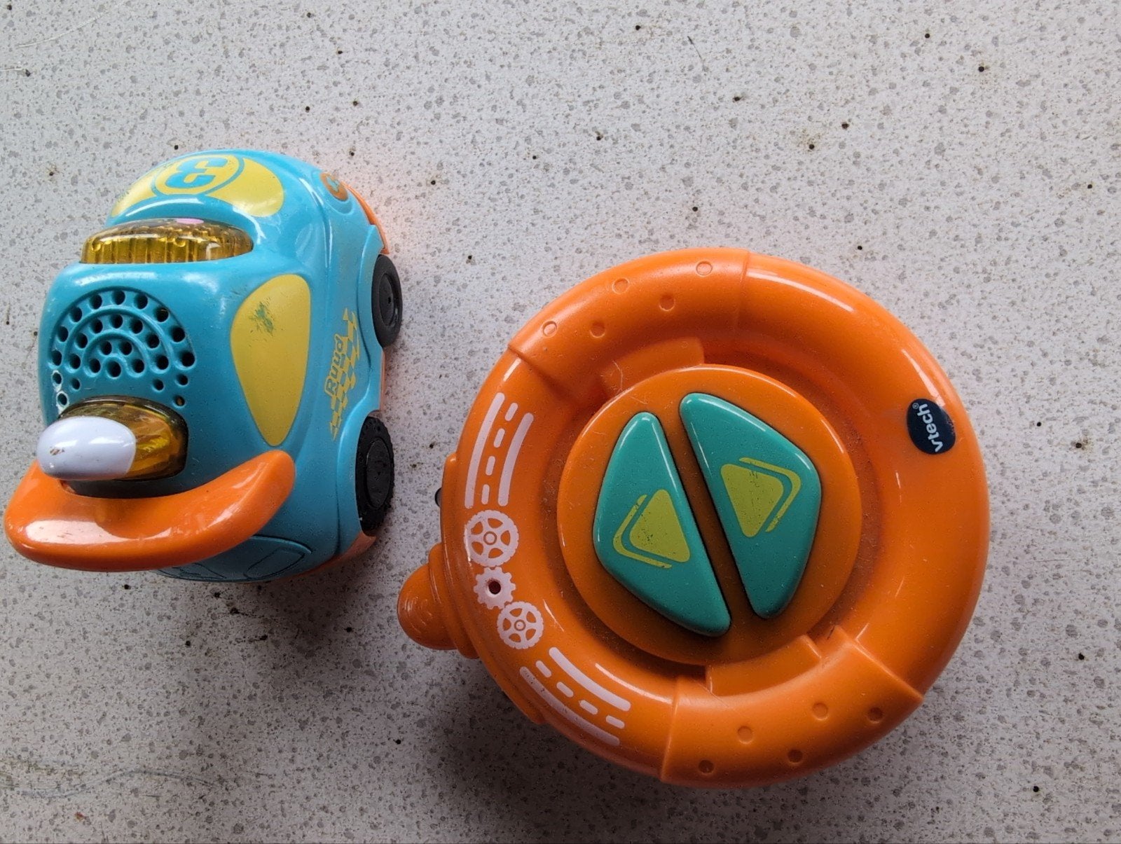 VTech Toet Toet Auto's Ruud Raceauto met afstandsbediening, Kinderen en Baby's, Ophalen of Verzenden, Gebruikt, 6 maanden tot 2 jaar