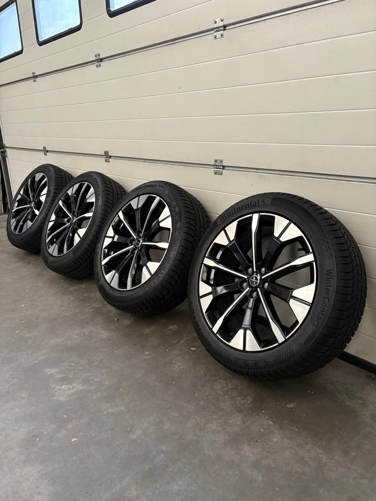Volvo XC60 20 inch 2025 DEMO winterset Conti 8,5 mm!