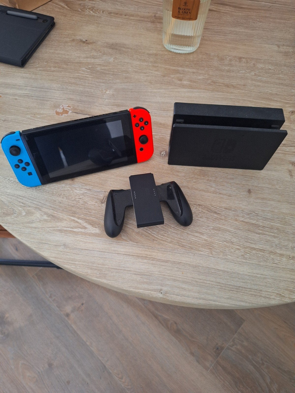 Switch V1  (zeer goede staat), Ophalen of Verzenden, Zo goed als nieuw