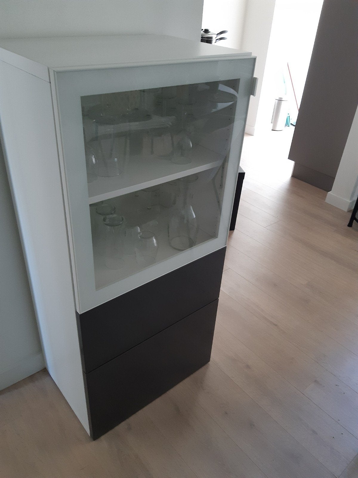 ikea kastje met glazen deurtje, Ophalen