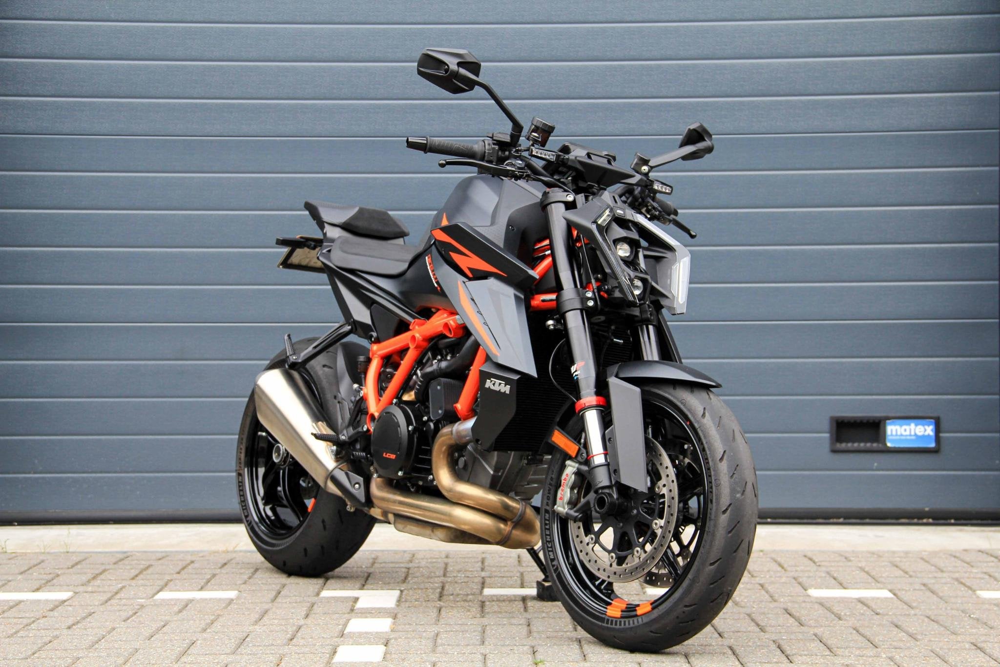 KTM 1390 SuperDuke R Black | Tech pack | NL motor | Nieuwsta, 1350 cc, Meer dan 35 kW, Toermotor, ABS