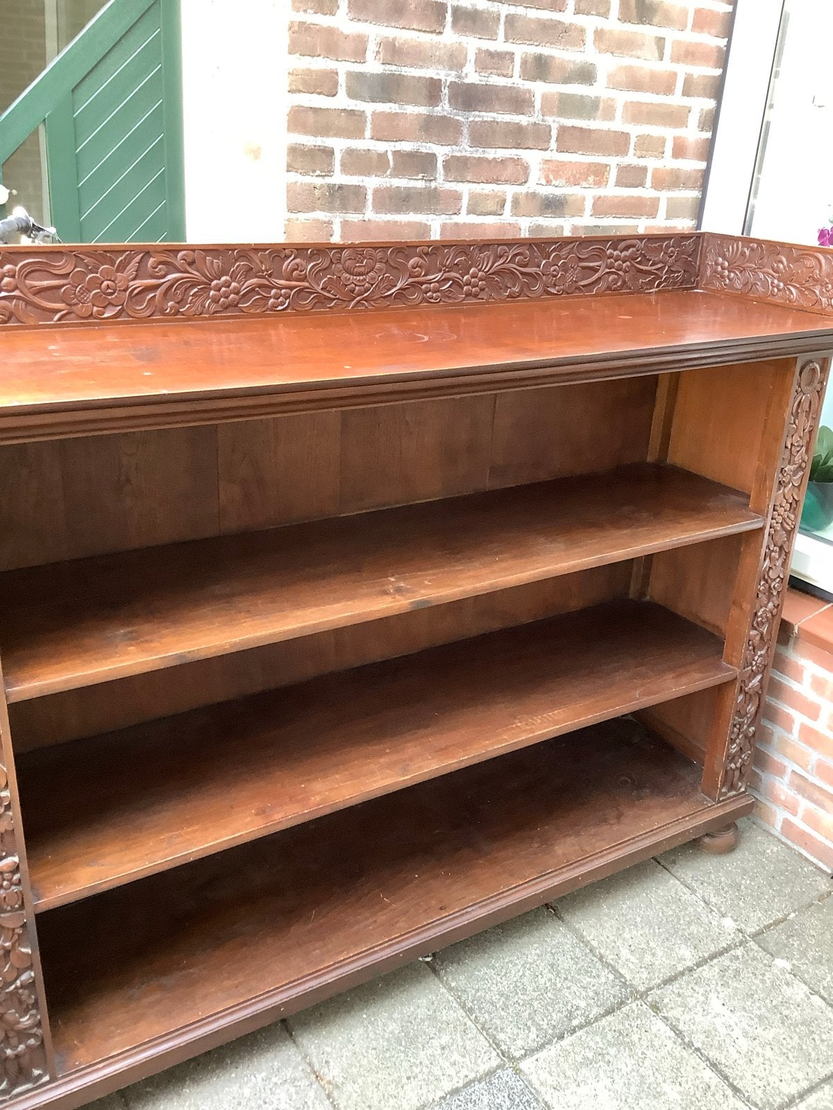 Antieke kast met prachtig houtsnijwerk, Tuin en Terras, Ophalen of Verzenden, Zo goed als nieuw, Hout, Overige typen