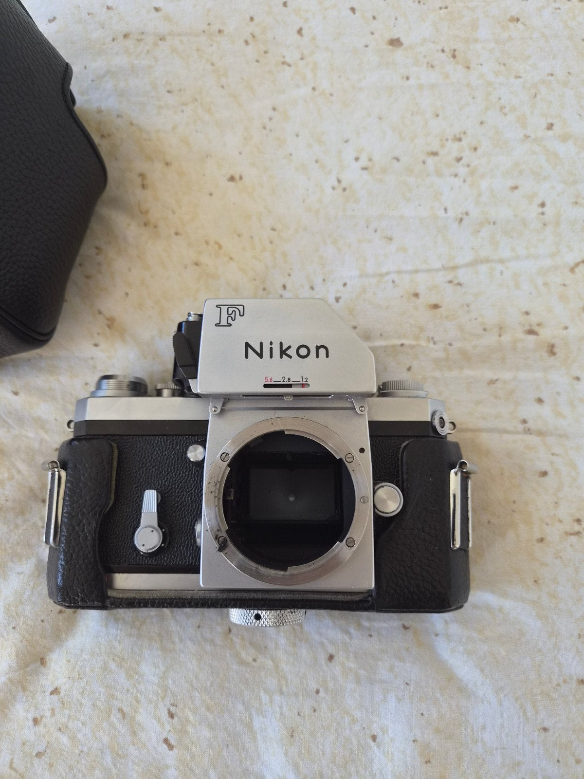 nikon F, Ophalen