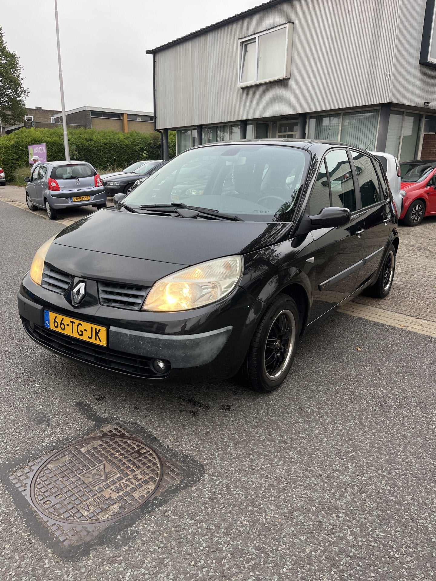 Renault Scénic 1.6-16V Expression Luxe Airco. Apk 23-05-202, Voorwielaandrijving, Gebruikt, 4 cilinders, Zwart