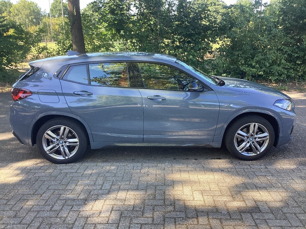 BMW X2 Xdrive25e 220pk Aut 2022 Grijs ivm auto van de zaak, Auto's, BMW, Automaat, X2, Euro 6, Overige kleuren