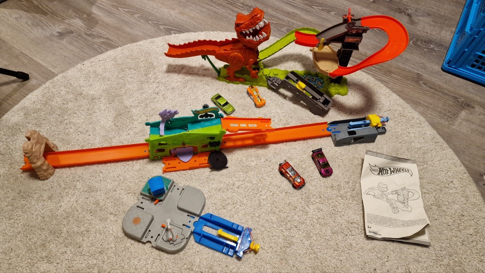 Hotwheels Dinosaurus Set met Geluid en 4 Auto's, Kinderen en Baby's, Speelgoed | Speelgoedvoertuigen, Ophalen of Verzenden