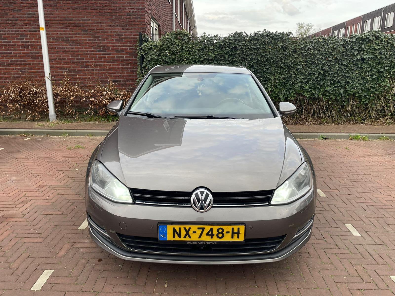 Volkswagen Golf 1.6 TDI 77KW 5D 2014 Grijs, Auto's, Voorwielaandrijving, Zwart, 4 cilinders, Adaptive Cruise Control