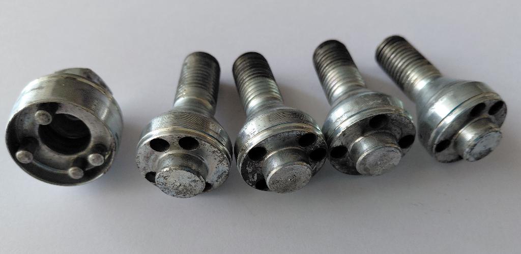 Wielsloten 65,1 mm  5x110  M12x1,5mm, Ophalen, Gebruikt