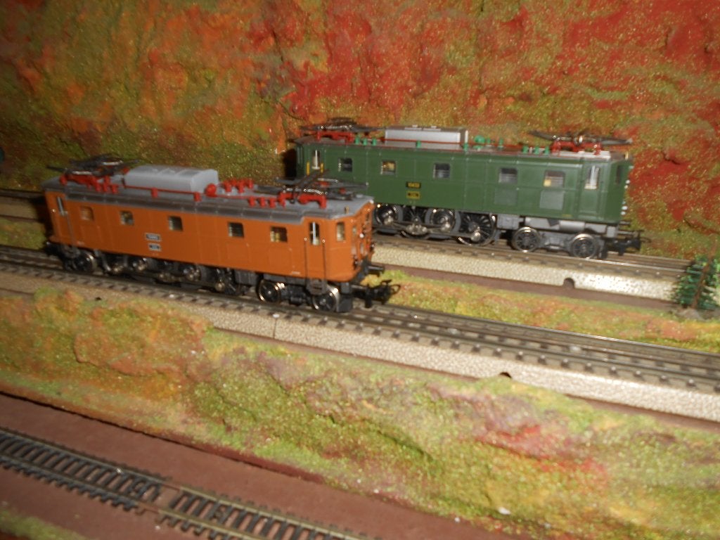 Märklin 8151 en 8169 De Ae 3/6 Zwitserland groen en bruin, Hobby en Vrije tijd, Modeltreinen | H0, Gebruikt, Ophalen of Verzenden