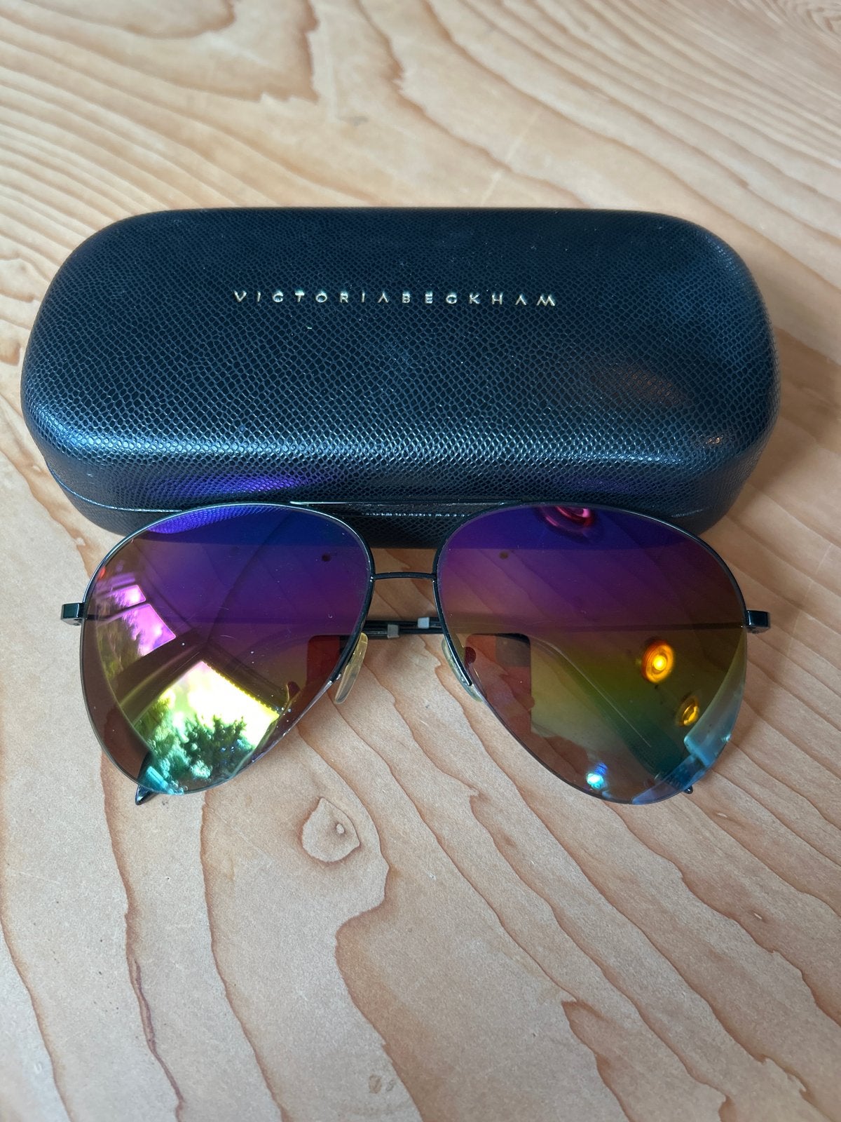 Victoria Beckham Classic Aviator VBS90 regenboog/olieGlazen, Overige merken, Zonnebril, Zwart, Ophalen of Verzenden