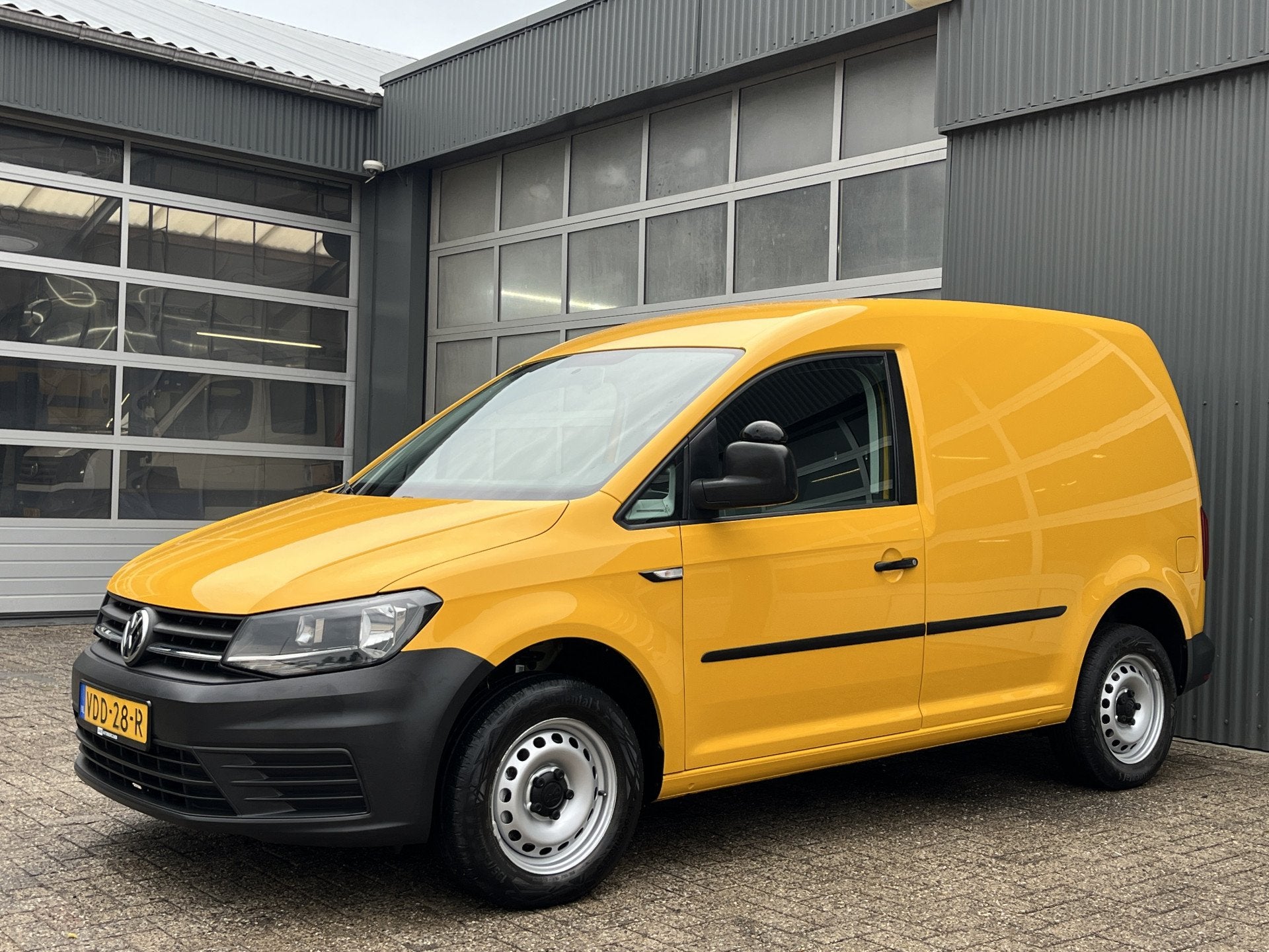Volkswagen Caddy 2.0 TDI L1H1 Airco Cruise controle Parkeers, Auto's, Stof, Gebruikt, 4 cilinders, Volkswagen