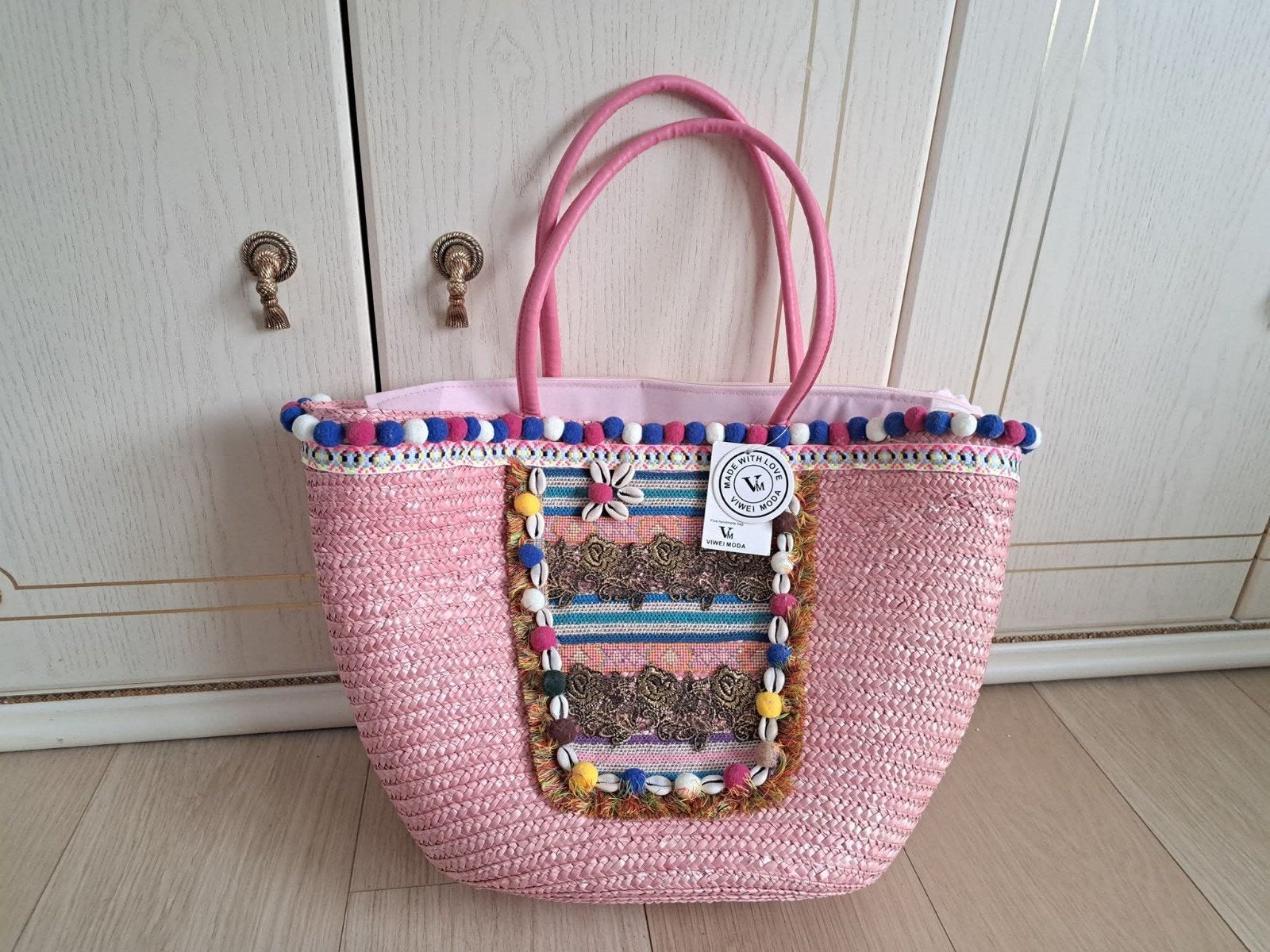 Roze rieten strandtas met schelpen en pompons, Ophalen of Verzenden, Nieuw, Roze, Shopper