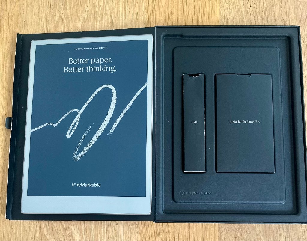 reMarkable Paper Pro, Type Folio en abonnement, Bluetooth, REMARKABLE, Ophalen of Verzenden, Zo goed als nieuw