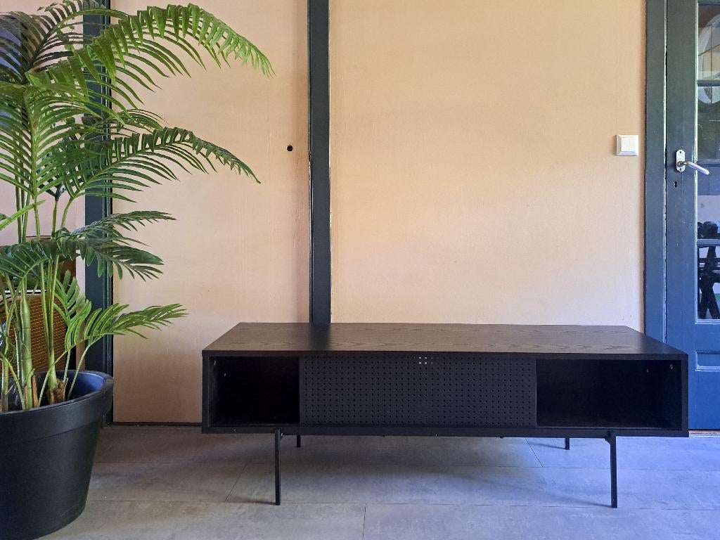 Zwart tv meubel met schuifdeur, Ophalen, 100 tot 150 cm, Zo goed als nieuw, Minder dan 100 cm