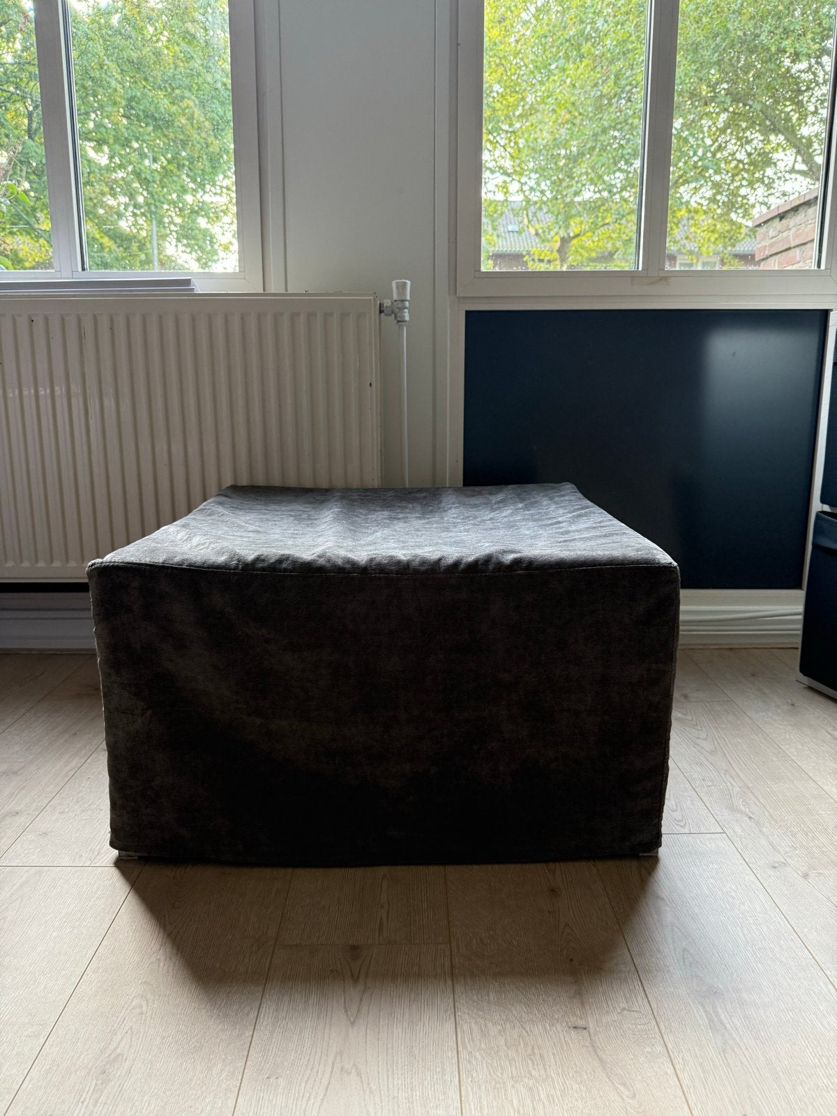 Poef/logeerbed - Ideaal voor kleine ruimtes, Ophalen, Gebruikt, Zwart, 190 cm of minder