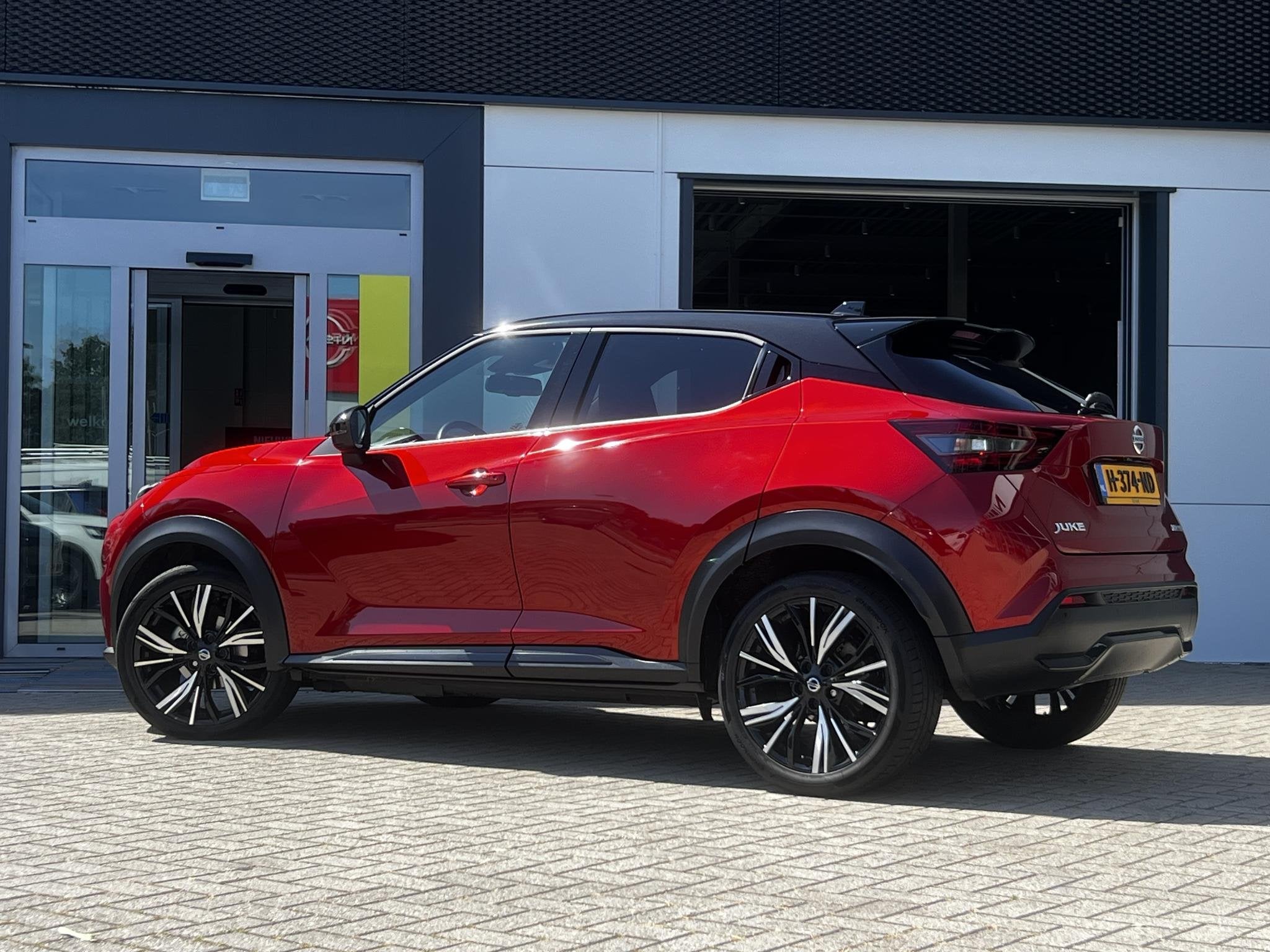 Foto 6 van Nissan Juke 1.0 DIG-T N-Design | Camera |