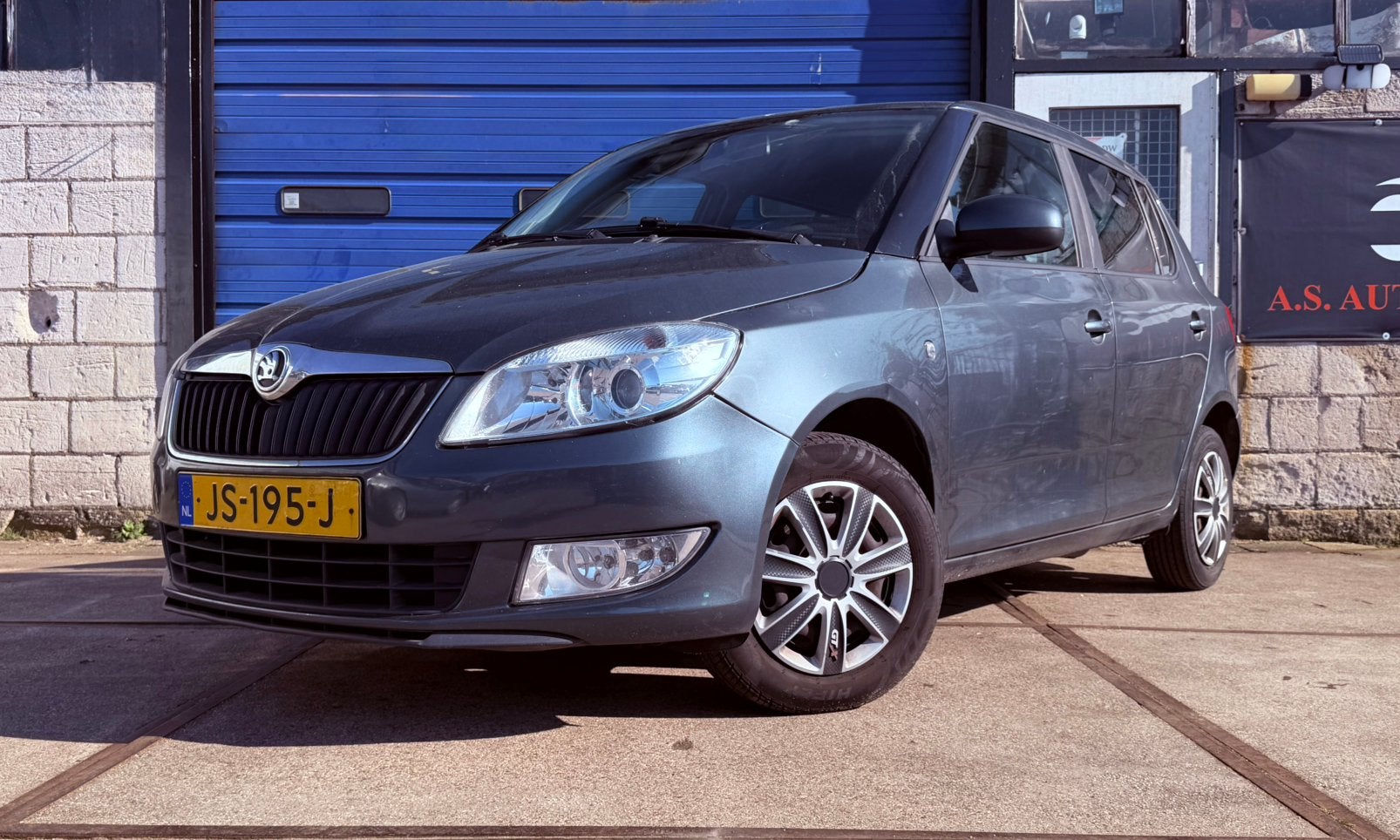 Skoda Fabia 1.2 44KW 2014 Grijs *Airco*APK*elektrisch ramen*, Voorwielaandrijving, 40 €/maand, 540 kg, 995 kg