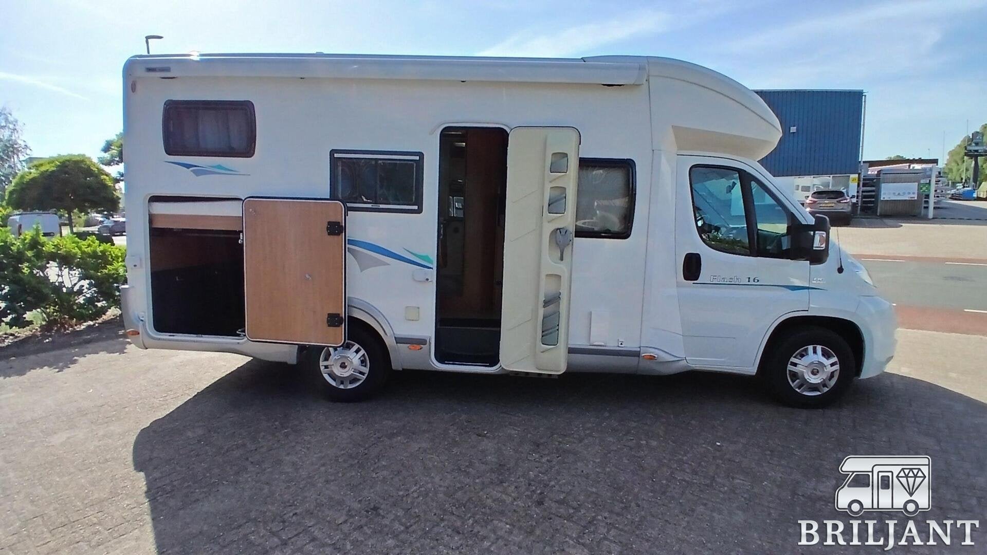 Foto 5 van Chausson FLASH 16... 2011 dwarsbed/hefbed