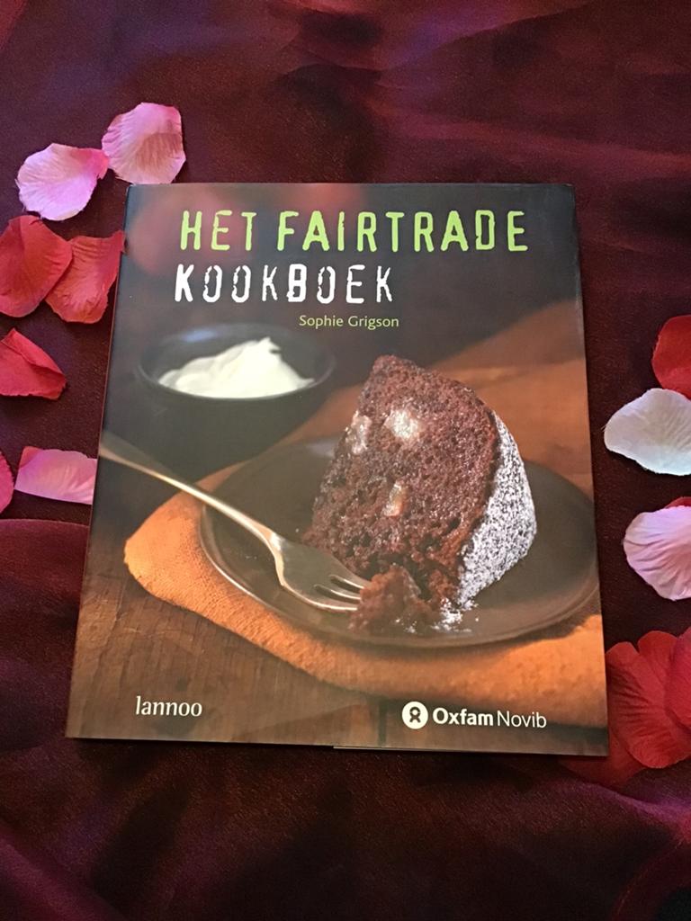 Het fairtrade kookboek. gerechten uit de hele wereld, Ophalen of Verzenden, Zo goed als nieuw