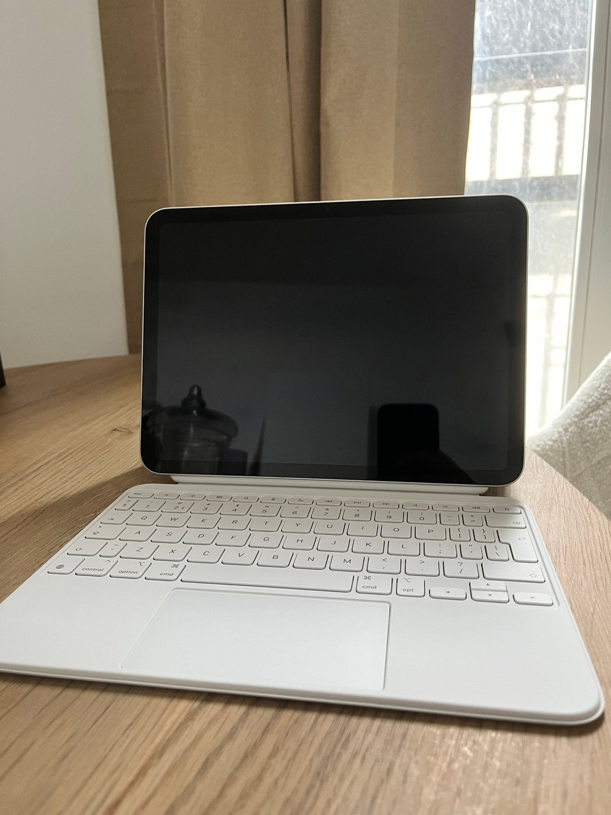 Apple Magic Keyboard Folio (10th Gen), Computers en Software, Toetsenborden, Zo goed als nieuw, Qwerty, Draadloos, Ophalen of Verzenden