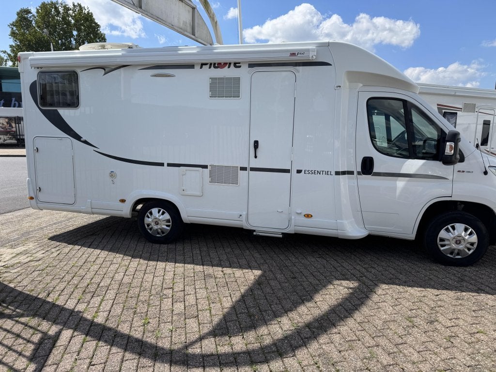 Pilote Essential 700 P enkele bedden & cruisecntr, Caravans en Kamperen, Ringverwarming, Fiat, Koelkast, Pilote