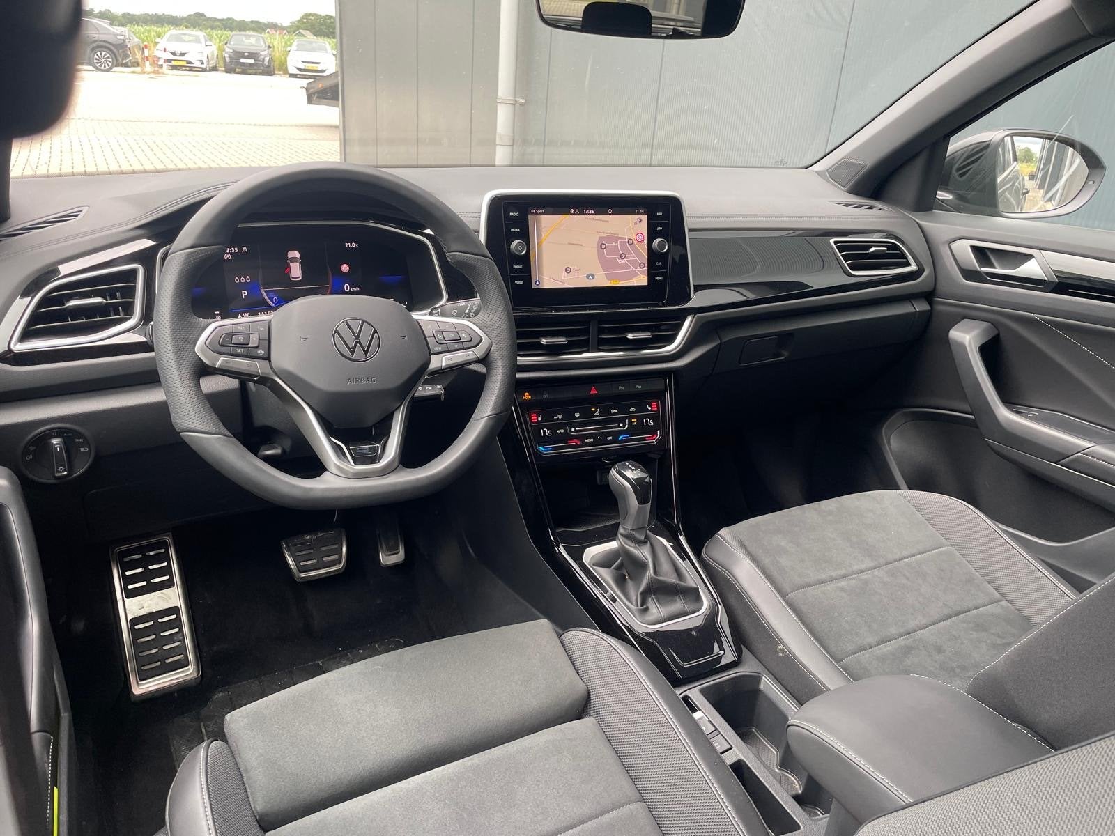 Volkswagen T-Roc 1.5 TSI R-Line Edition Edition | IQ Light |, Auto's, Volkswagen, 4 cilinders, 150 pk, Zwart, Bedrijf