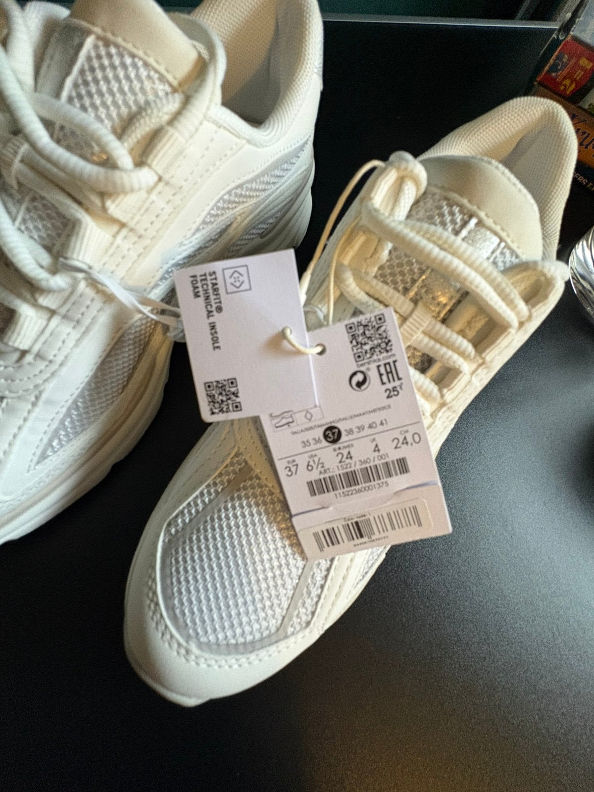 NIEUW Bershka Retro Chunky Sneakers 37, Kleding | Dames, Schoenen, Wit, Nieuw, Ophalen of Verzenden, Sneakers of Gympen