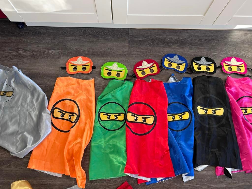 Ninja capes en maskers voor kinderfeestje, Ophalen of Verzenden, Gebruikt, 122 t/m 128, Jongen of Meisje