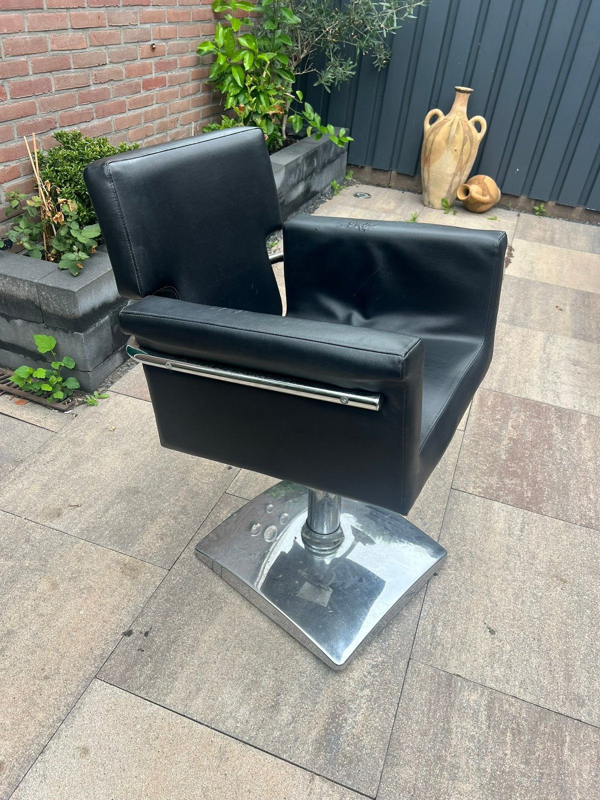 Kappersstoel aangeboden, Ophalen
