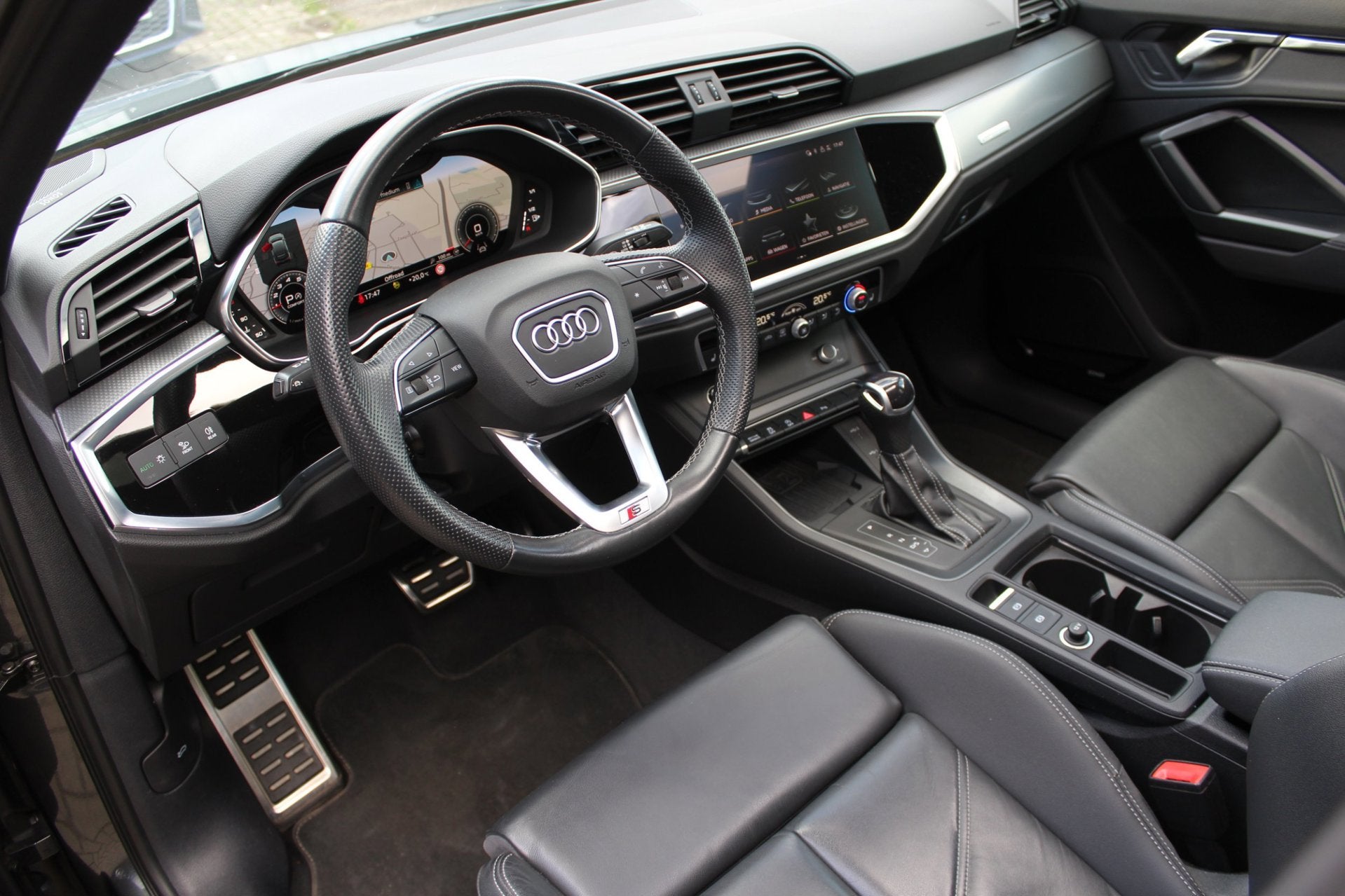 Audi Q3 Sportback 35 TFSI 3x S-line| Panoramadak | Sfeerverl, Auto's, Audi, Dealer onderhouden, 15 km/l, 1498 cc, Zwart