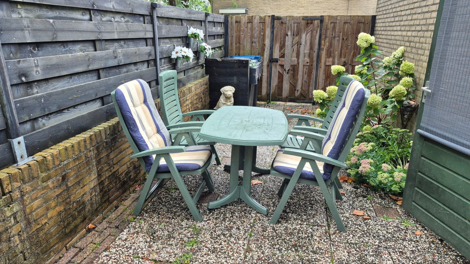 kunststof tuinset met kussens, Tuin en Terras, Ophalen, 4 zitplaatsen, Kunststof, Gebruikt