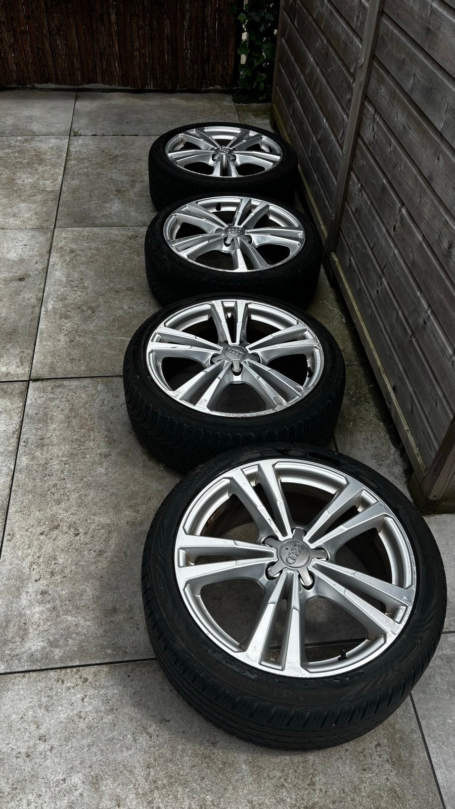 Audi Velgen met All Season Banden - 18 inch, Ophalen, 18 inch, Banden en Velgen, All Season